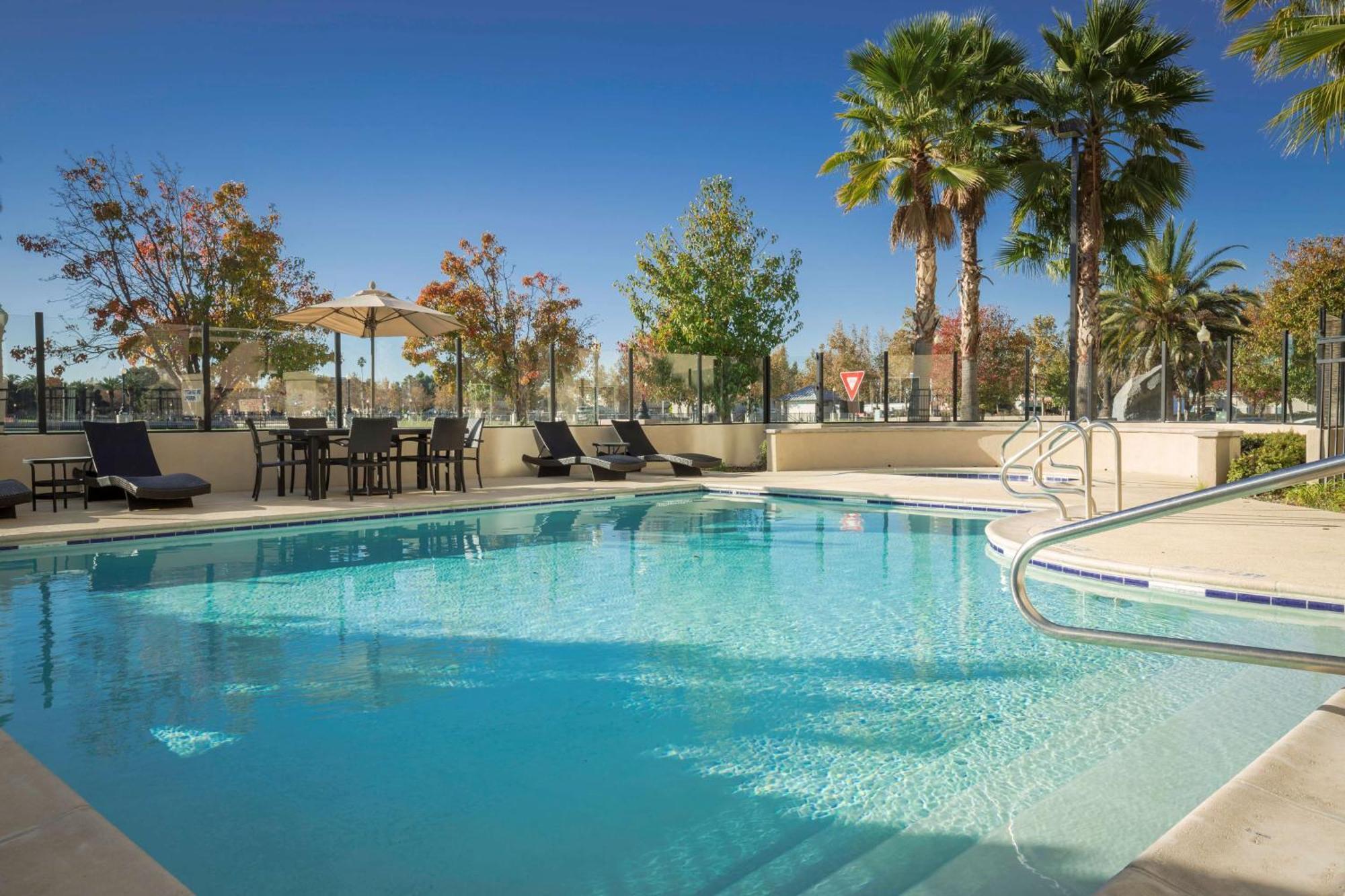 Hampton Inn & Suites Suisun City Waterfront Екстер'єр фото