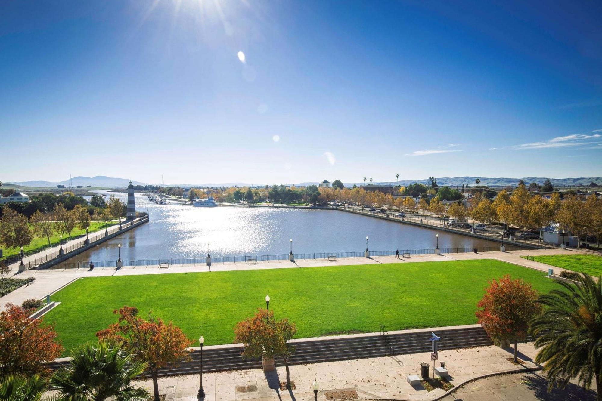 Hampton Inn & Suites Suisun City Waterfront Екстер'єр фото